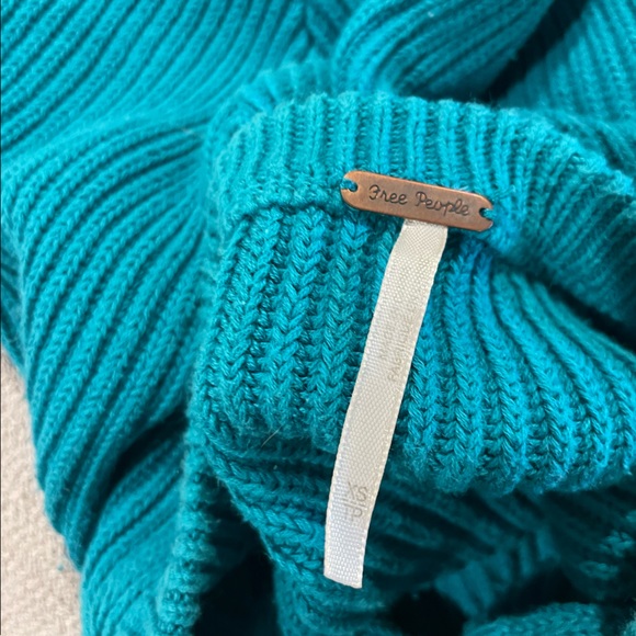 Free people asymmetrical sweater - Picture 4 of 4